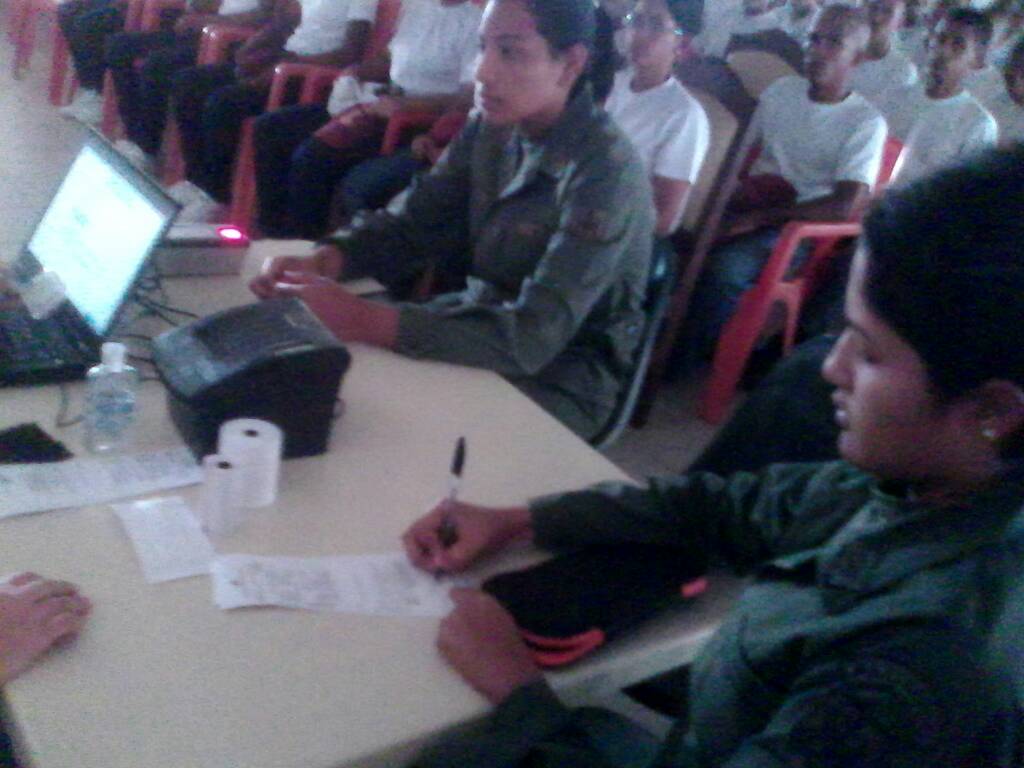 cftpgfelc's tweet photo. #12FEB2018 el Centro de Formación de Tropa Profesional G/J Eleazar López Contreras registra y actualiza al personal de Aspirantes a Alumnos, P. 107, A/I p. 108, personal de Tropa Profesional y Oficiales en el Registro Electoral Permanente.
#GNBGARANTIZATUDERECHOALSUFRAGIO. https://t.co/EKYdyoKIZz