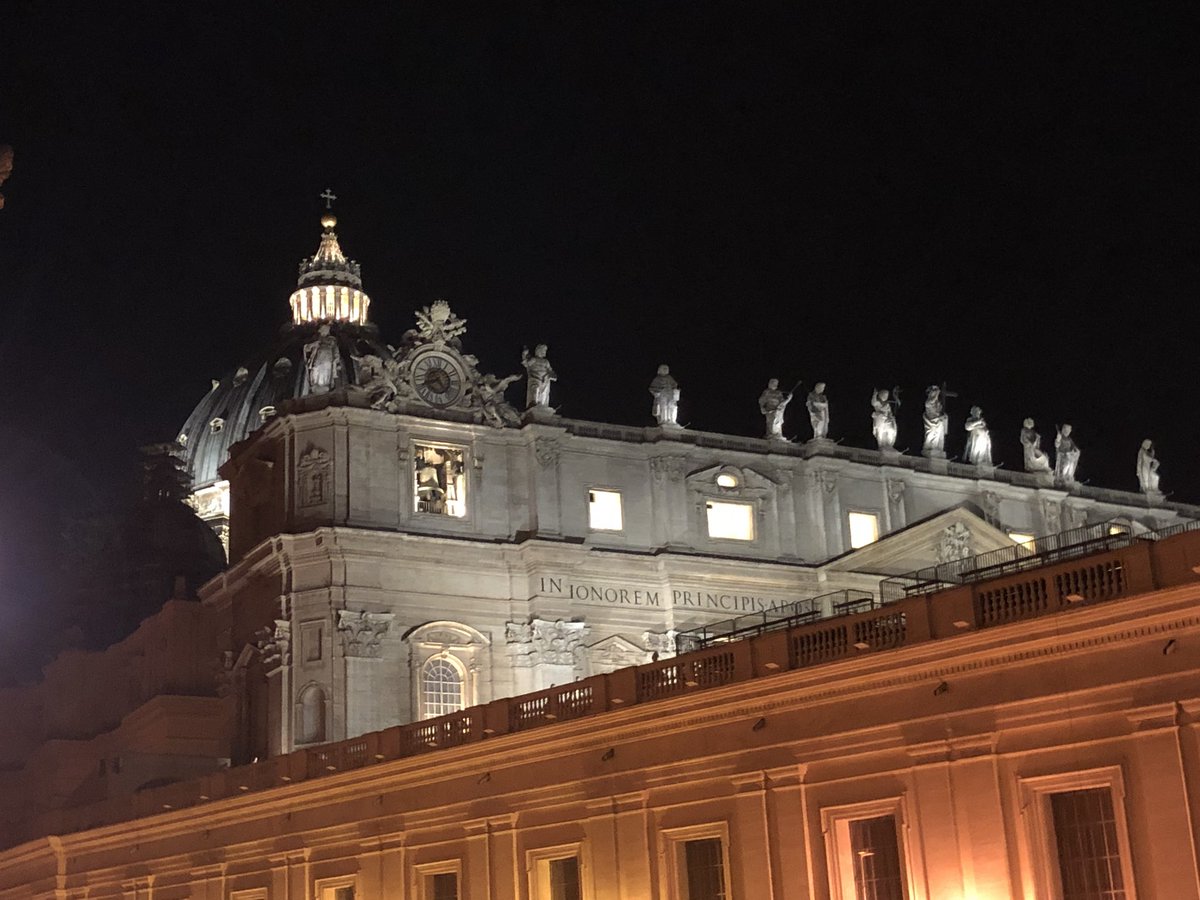 FrMichelRemery's tweet photo. A beautiful view since many ages - always with Christ our Saviour in the centre! #CatholicHome #BackInRome https://t.co/uJKaJF4gXA