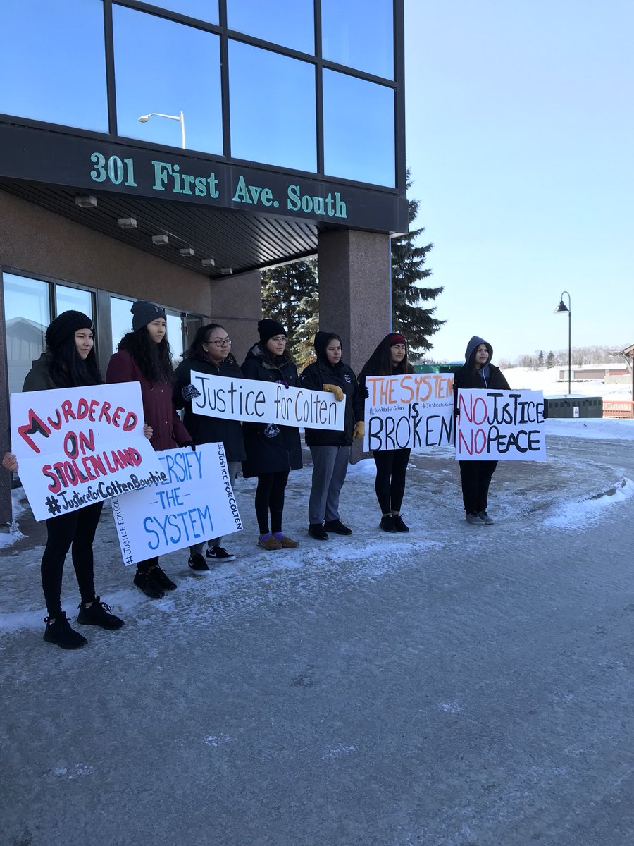 #JusticeforColten rally in #Kenora #Treaty3. Strong showing of advocates braved the cold! Miigwetch for your thoughtful words @TaniaCameron, kookums, and youth. #ColtonBoushie