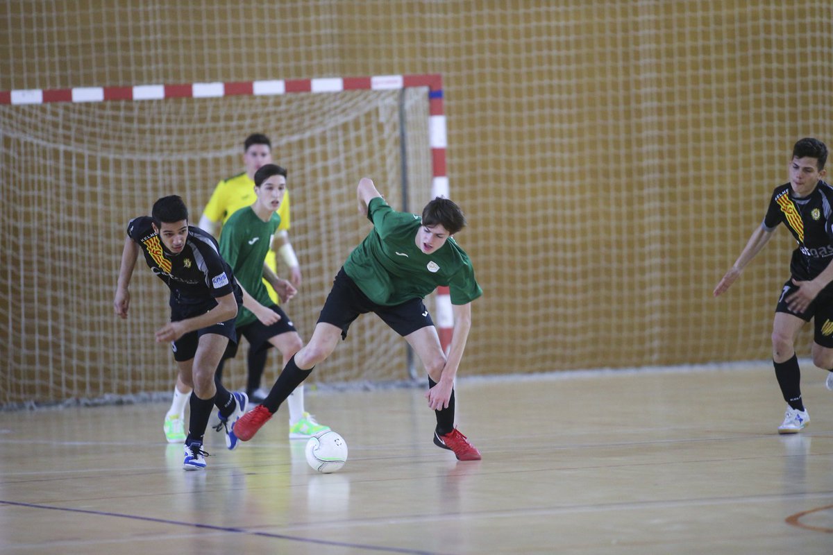 FCF_CAT's tweet photo. L'efectivitat del @fsalagarcia tomba una intensa Catalunya https://t.co/OUp6ZERYMu #sub16mascFS #futsal https://t.co/D8kwX6J8R6