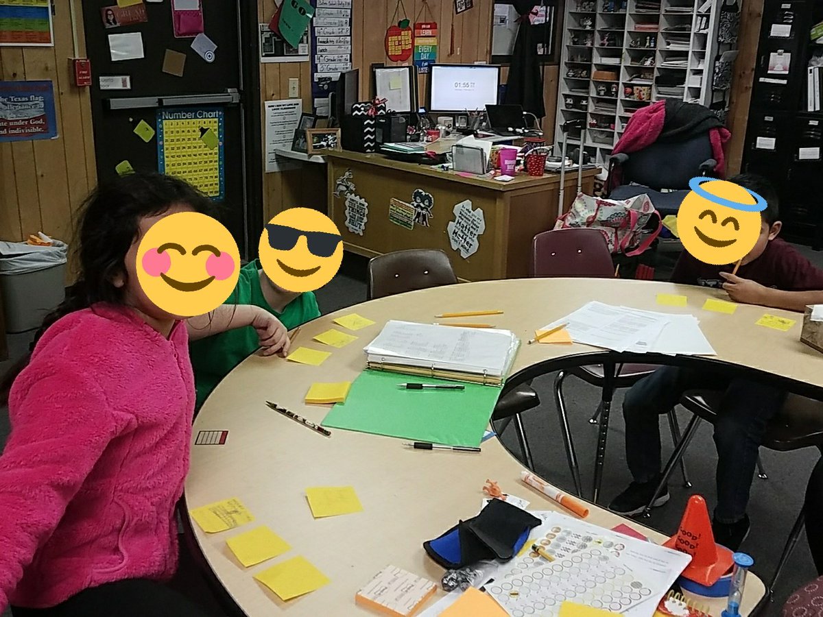 Leah_Erickson82's tweet photo. Teaching kids to make inferences with sticky notes.
#FESFamily17 #festeach #weAReFES #FES2017 https://t.co/GauoXIbr2S