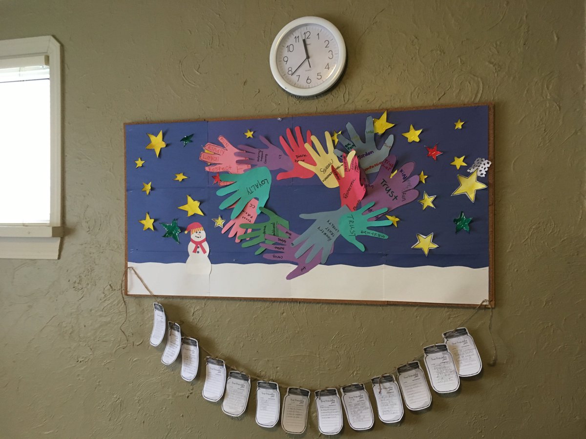 TurningLeafWpg's tweet photo. Here are some arts and crafts from the Marion Day Program. Together, they grow step by step. https://t.co/QheafGYfzp