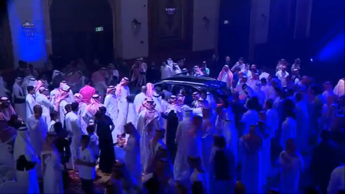 RaffaMohd's tweet photo. ضيوفنا الأعزاء نشكركم على حضوركم ونعدكم بأن نجعل الأحدث والأفخم في عالم السيارات بمتناول أيديكم. #ساماكو #بورشه #كاين #الكل_في_سيارة_رياضية https://t.co/MHoySiMEdi