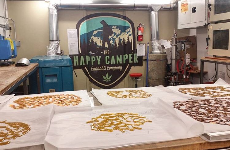 THCbailey's tweet photo. Mondays in the lab! π€π‘π¬ππ #imahappycamper #thcbailey #monday #colorado #legal #hash #dab #shatter #lablife #htfse #hcfse #terps #sauce #slabdab #dabaday #hash #shatter #slab #hashlab #weed #thc #gethappystayhappy https://t.co/A52aVTCrq0