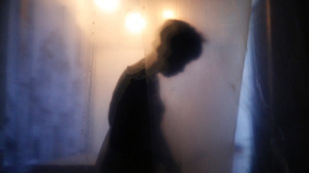 “This solo adventure will take you out into the streets, bars and alleys of #Melbourne, where the performance is nested in public spaces in a way that leaves you bamboozled as to what's part of the show and what isn't.”

#review <a href="/AloneExperience/">ALONE</a>

bit.ly/2G9mng3