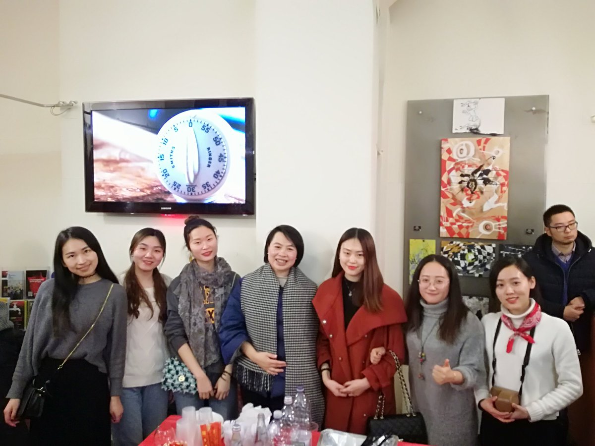 ChinaSantAnna's tweet photo. 谢谢大家， tantissimi al @arsenalecinema per l'inaugurazione del #PisaChineseFilmFestival! #PCFF2018 #ConfucioPisa #Pisa https://t.co/DxEFiKvjTM