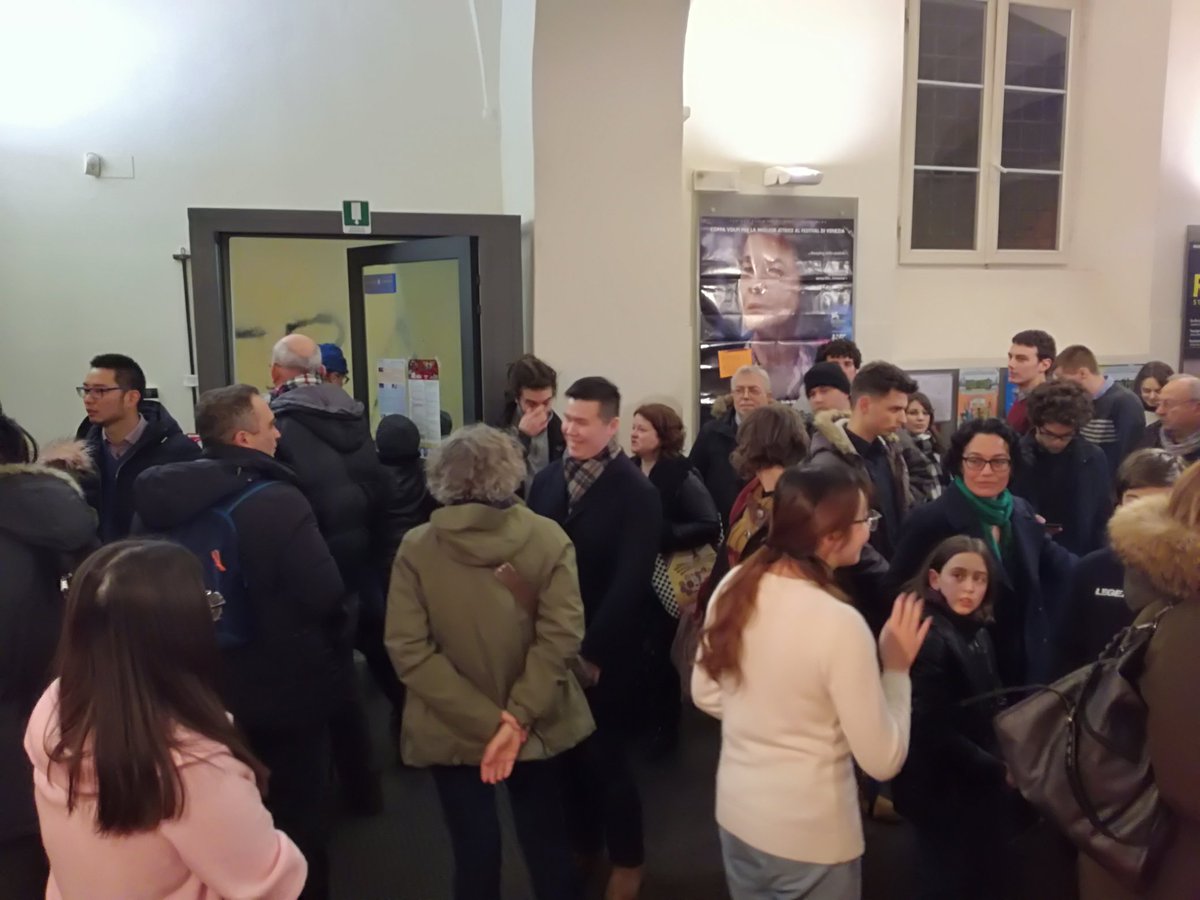 ChinaSantAnna's tweet photo. 谢谢大家， tantissimi al @arsenalecinema per l'inaugurazione del #PisaChineseFilmFestival! #PCFF2018 #ConfucioPisa #Pisa https://t.co/DxEFiKvjTM