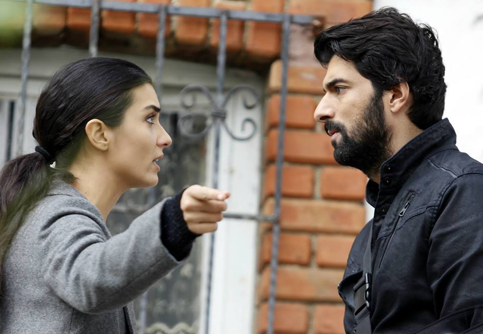 Элиф и омер свадьба. Омер грязные деньги и любовь. Грязные деньги, лживая любовь сериал. Элиф грязные деньги и любовь. Грязные деньги и любовь краткое содержание.