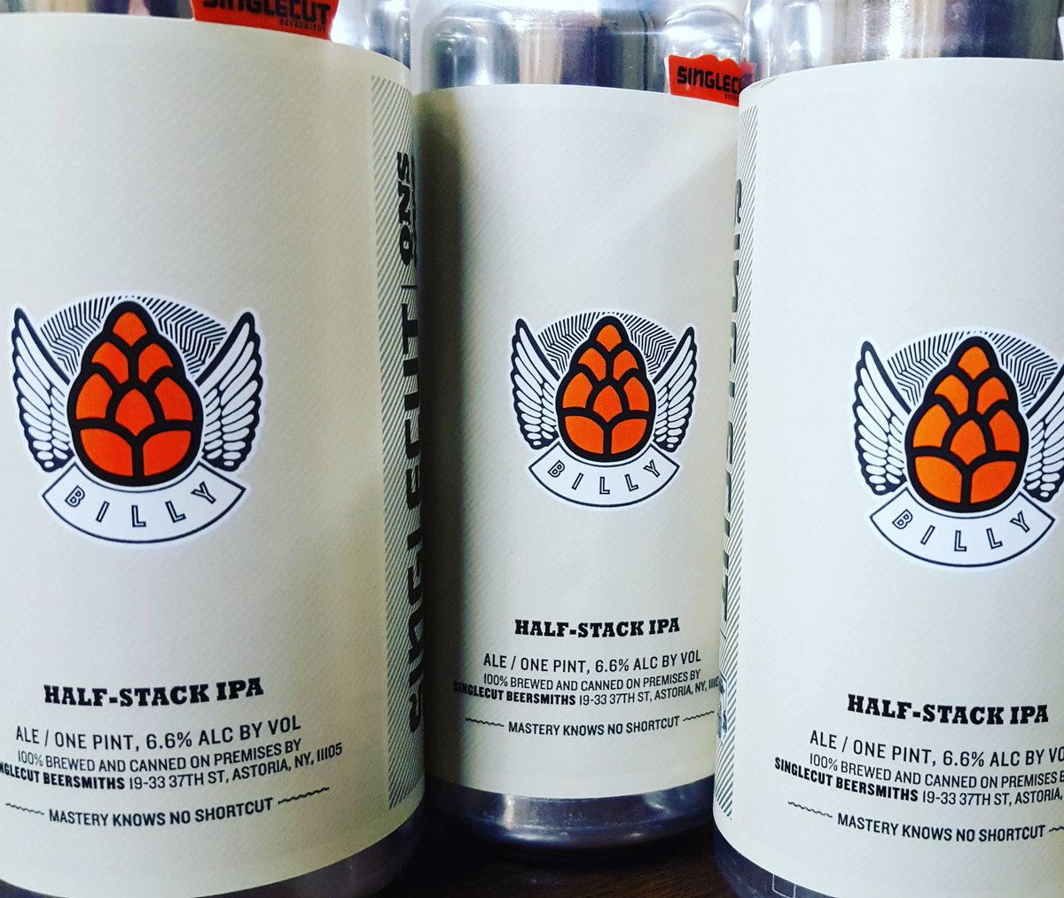 BusaBurlington's tweet photo. Fresh and cold from our favorite Beersmiths @singlecutbeer Half Stack IPA comes in at 105 IBU's and boasts resin, pineapple and tangerine flavor &amp; aromatics.  NOW IN WOBURN #hopbreathwarning #hopheadsrejoice #getitb4itsgone #drinkitfreshandcold https://t.co/yJJRGkV9iS
