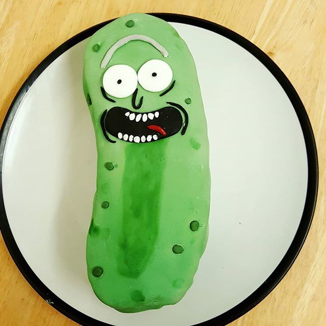 boltseatingbuds's tweet photo. Made a cake. It was good. #impickleriiiiiick https://t.co/o4oSmxEJnz https://t.co/K1uT9bJM30