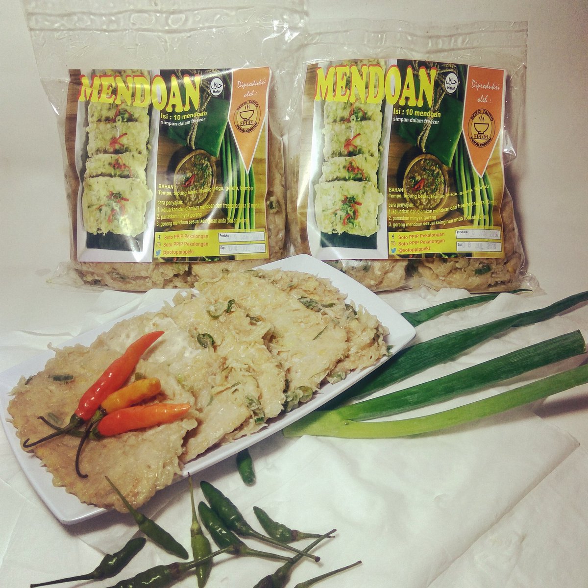 SOTOPPIPpekl's tweet photo. BUMBU TAUTO PPIP PEKALONGAN 
kini hadir dalam kemasan 
Bisa buat oleh-oleh atau masak sendiri dirumah 
Harga Rp. 85.000,-  isi 500 gram
 MENDOAN INSTAN 
Tinggal panasin minyak tanpa perlu belepotan bikin adonan tepung .
Harga Rp. 15.000,-
Siap kirim2 
Wa. 085742148001 https://t.co/rbN1eyOuZ4