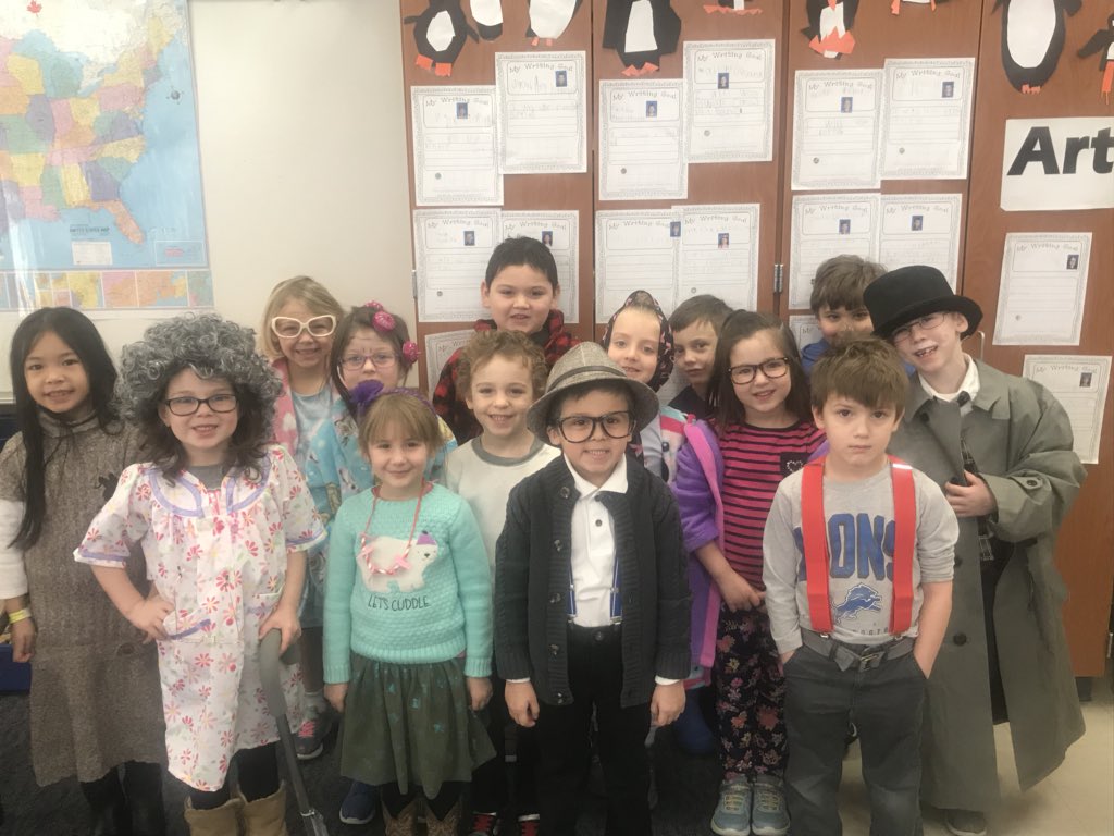 SarkodyN's tweet photo. Celebrating the 100th day of school! https://t.co/CmRmzhGdU2