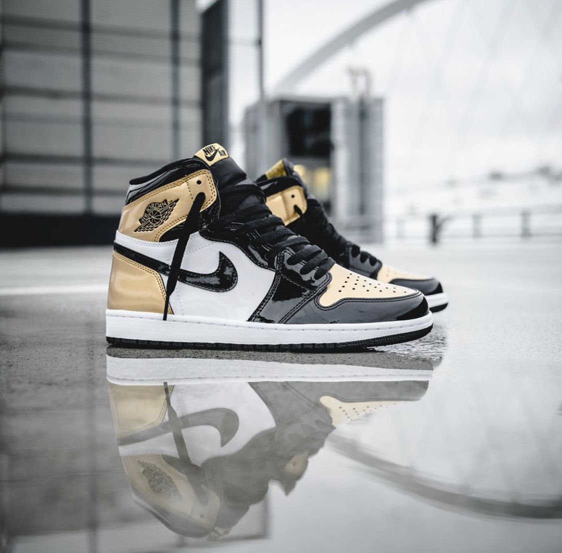 gold toe jordan 1 footlocker