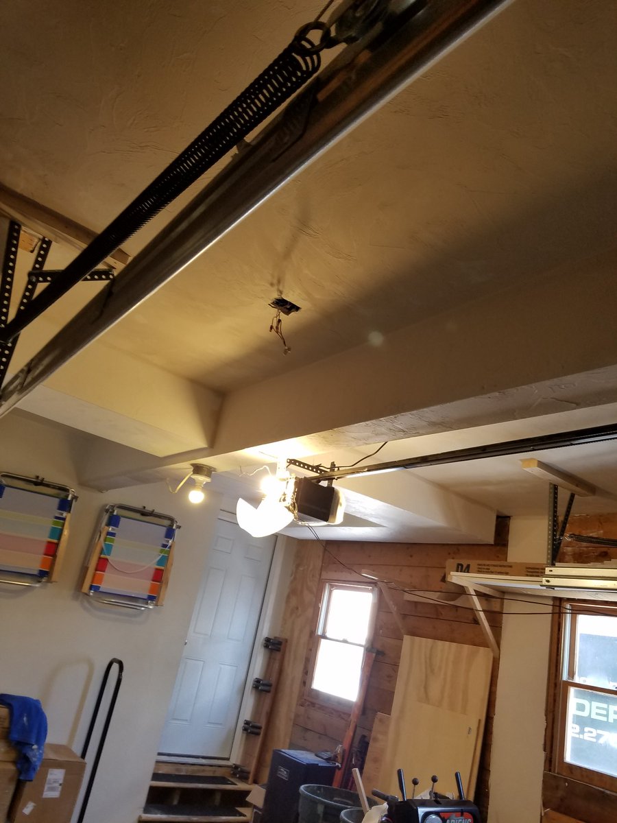 YankeePlasterer's tweet photo. So I've finished this shitty garage today..  Glad to have it out of my life!#plastering https://t.co/2FUONcPv6o
