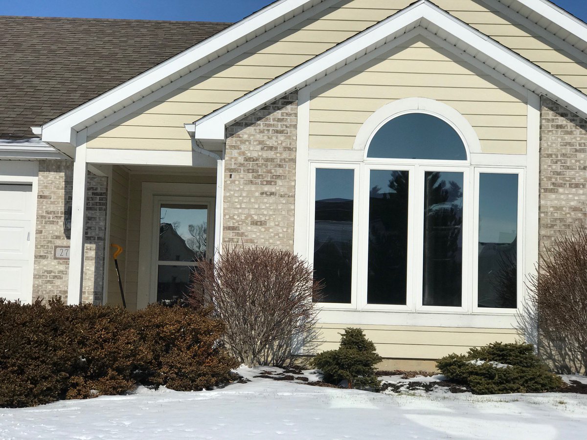 SunControlCtr's tweet image. Carly is enjoying her new 3M window tint the Sun control Center team installed to reduce heat and glare coming into this beautiful window. She told us "Happy wife happy life!"