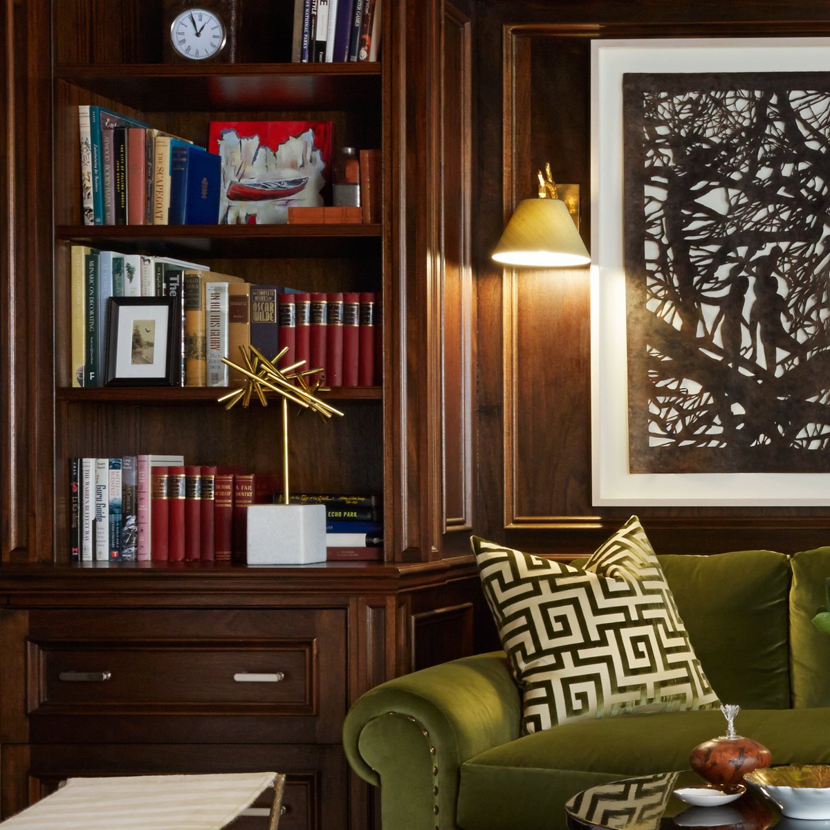 This week on #TheWholeHouse is one of my favorite rooms, the library! Read all about this cozy design by <a href="/anne_hepfer/">Anne Hepfer</a> with the link: bit.ly/2CeZnK7
