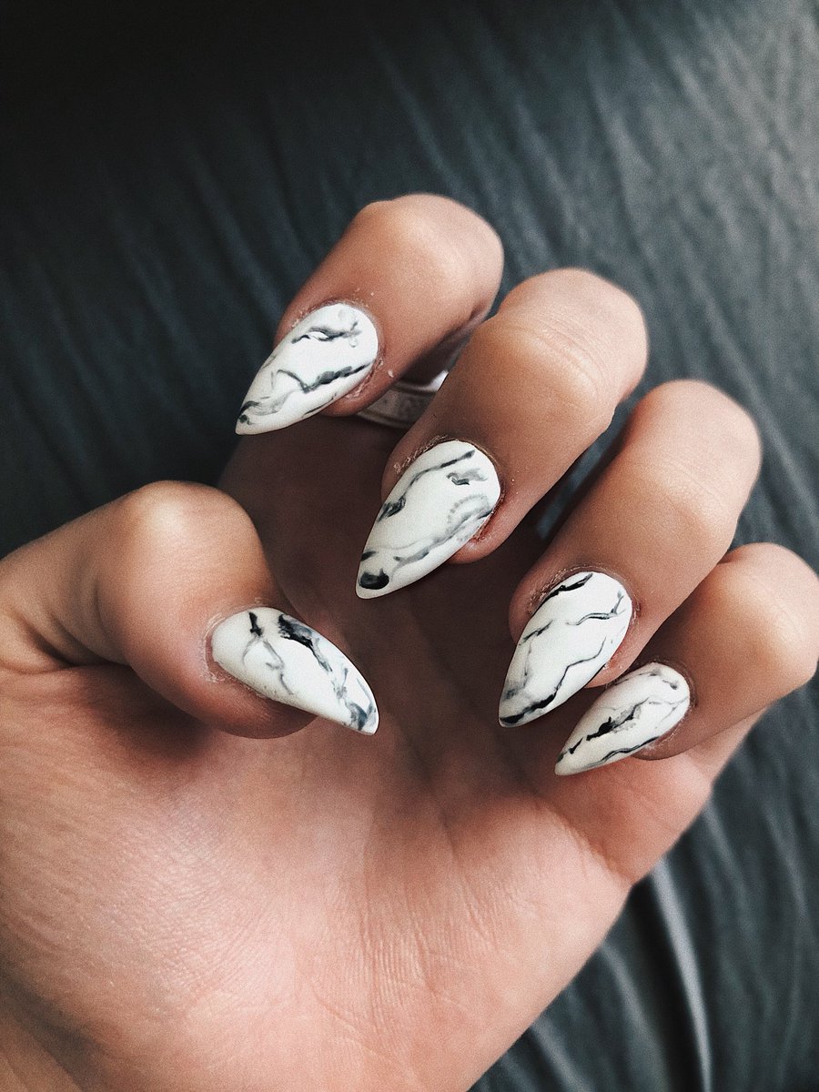xtylerbrown02's tweet photo. Rt if you think my new nails are cute. 

fav if i should bite them off. 😂 https://t.co/wfohJiWkND