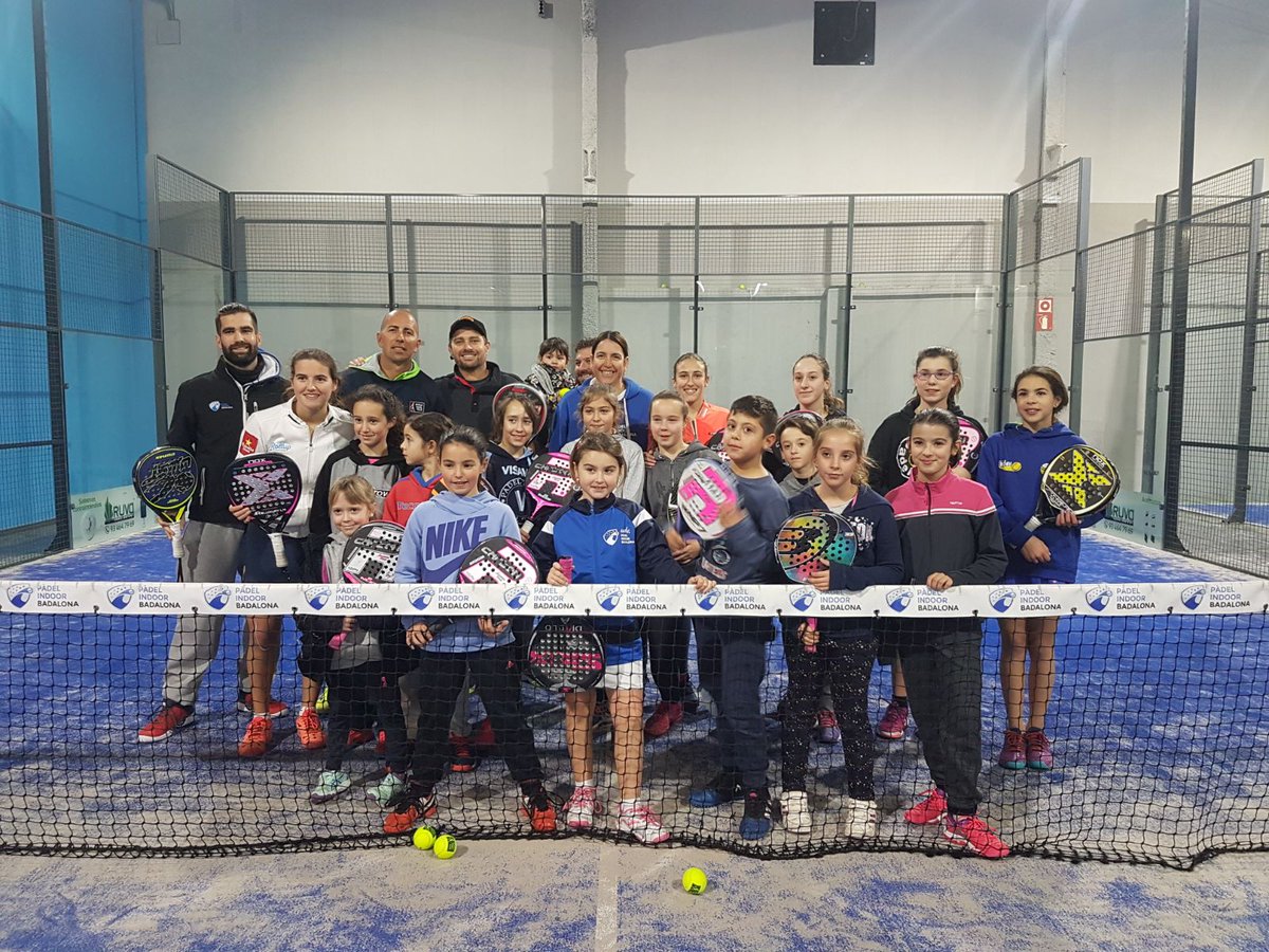 Hoy nuestra guapísima Lucía Román ha celebrado su 12 cumple!  💪
Y q mejor forma q jugando al #padel con tod@s sus amig@s, incluyendo un@s tan especiales como <a href="/Josuepadel/">Josue Hernandez</a> , <a href="/JordiMBaixas/">Jordi Muñoz Baixas JMB Padel Academy</a> y <a href="/asanchezfallada/">Ari Sánchez</a> 🔝
Muxas gracias x compartirlo con nos 🎶 y q cumplas muxos más🎶 😍🎉🎂😘