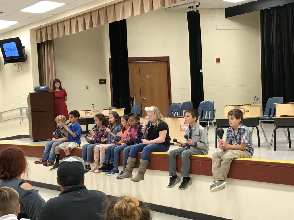 chrisrl_BPA's tweet photo. Proud of our 3rd graders tonight! Such a grade music performance! Thank you Mrs. Turner for inspiring our young musicians! #BPAunstoppable 💙💛@BPAPrincipal https://t.co/EVkQ3T8wd2