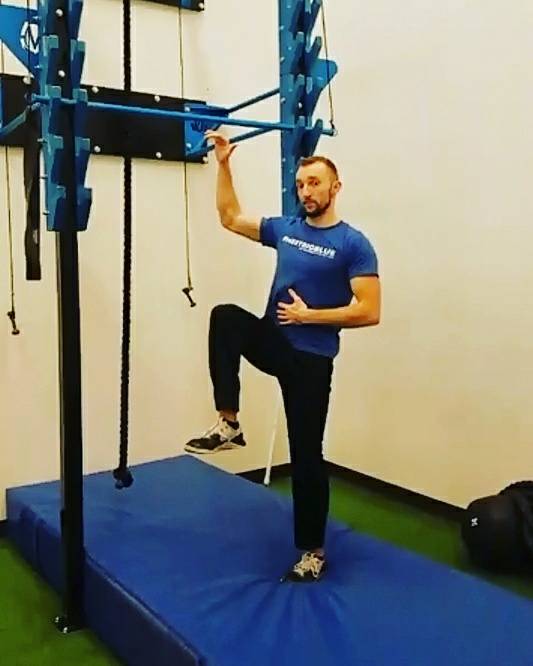 courts_plus's tweet image. Watch the full #MoveoftheWeek video w/Chris here: ow.ly/ELqm30imj5J &amp;amp; don't forget our Big Blue 101 series to learn more ways to #MeetBigBlue