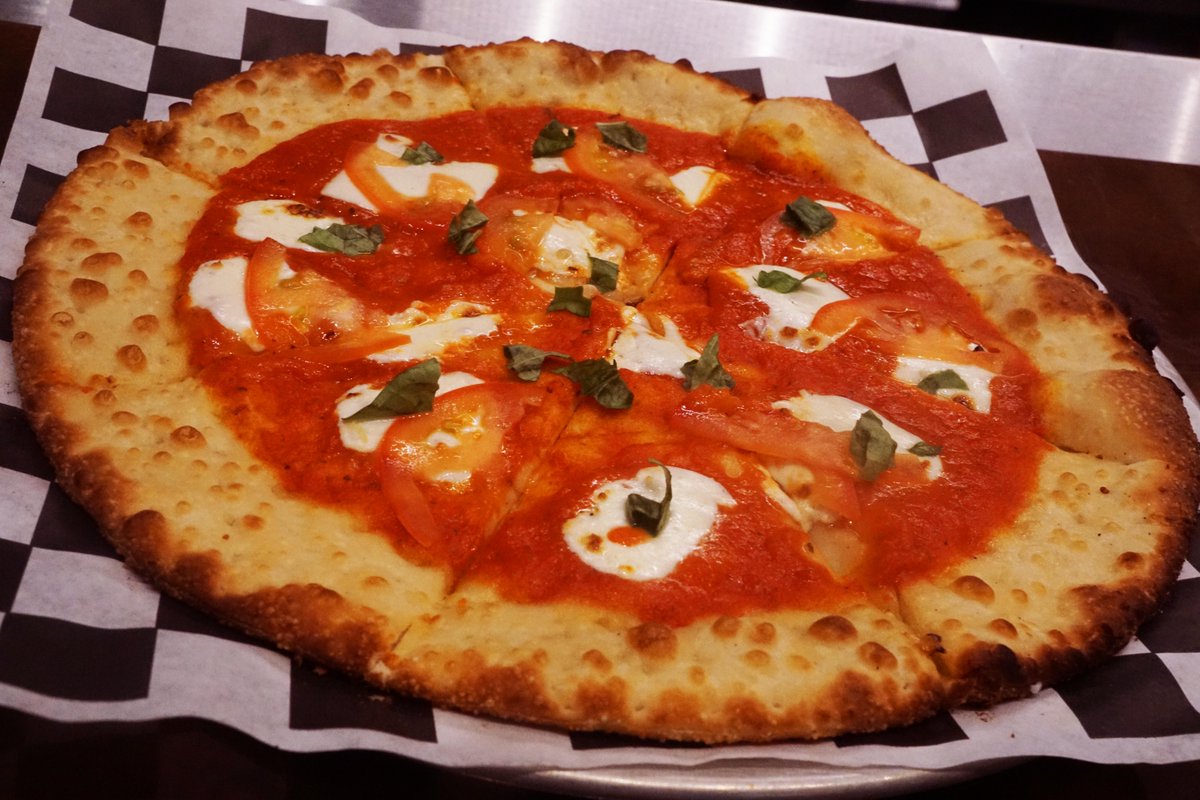 pbnt_srq's tweet photo. Don't worry if you missed National Pizza Day! We still have your favorites! Grab some of America's Fav Foods, perfect to make Monday worth it!
.
.
.
#worthit #pizza #monday #work #pbnt #wearedowntownsarasota #yum #foodie #yummy #mouthwatering #masterpiece https://t.co/20aBXSHxy1
