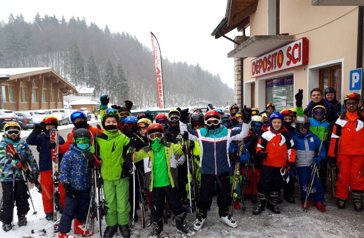 321skirep's tweet photo. Snowed all morning, then sunny in the afternoon. Perfect conditions here in Lavarone... The boys are having a brilliant time! @MGSMagic @MGS_PEandSport #321ski #321skitrip #321skirep https://t.co/zPSQUYEaqD