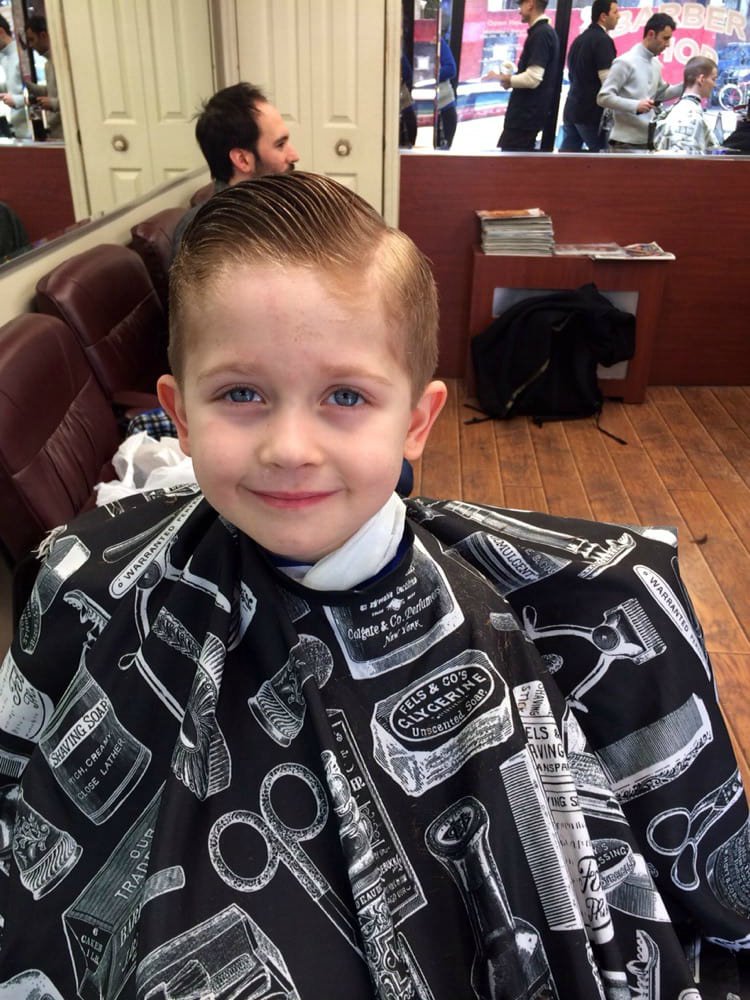 Georges_Barber's tweet photo. This young Man likes his new #combout
And U like it?
https://t.co/xFILPqdrlX

#childrenhairstyles #childrenhaircut #hairstyle #newlook https://t.co/o1MczCUro6