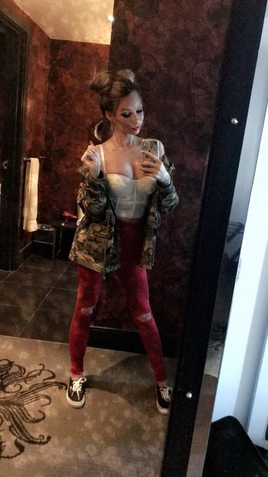 @AVNMediaNetwork @AEexpo #lasvegas 💋 https://t.co/wxQmCs35XF<a class="tags" href="/tag/avnmedianetwork">@avnmedianetwork</a><a class="tags" href="/tag/aeexpo">@aeexpo</a><a href="/tag/lasvegas"class="tags">#lasvegas</a>