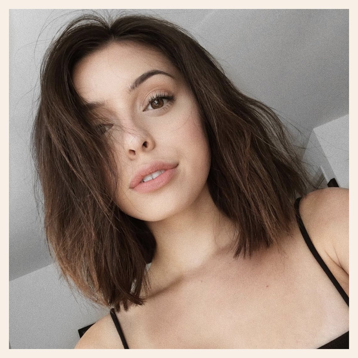 Le look "no-makeup makeup", parfaitement maitrisé par la superbe <a href="/noemielacerte/">NOEMIE</a> . 🙌  #GOstudio