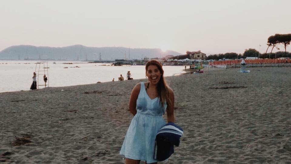 LauraSilva52's tweet photo. Do I drop out and move to Italy? 
Go stay with my mom until st. George gets warm? 
Convince my tata, to move in with me? https://t.co/MWiijFJCNf