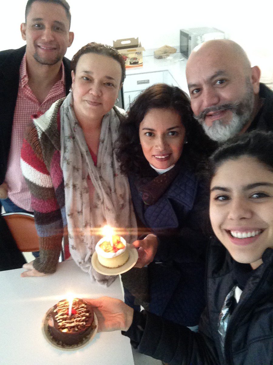 toorangemx's tweet photo. No se nos olvidó, nos la pasamos festejando. 🙊 ¡Hoy estamos de aniversario!💃 Gracias a todos por estos 4 años de contenido, café y muchas historias. ¡Vamos por más! #toorange #piensa #imagina #crea https://t.co/bIXGkDSJfa
