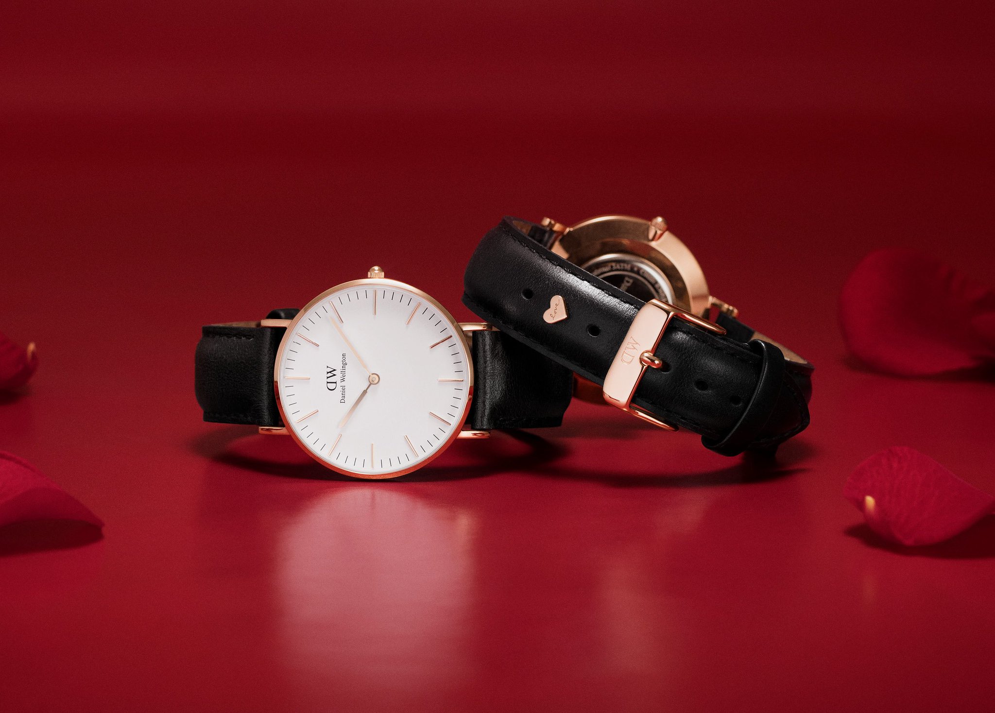 Daniel Wellington on X Make someone s heart smile this Valentine s Day Purchase any leather watch from https t vRZub9AgZh through February 14 and receive an exclusive heart charm. https t ZpioVc...