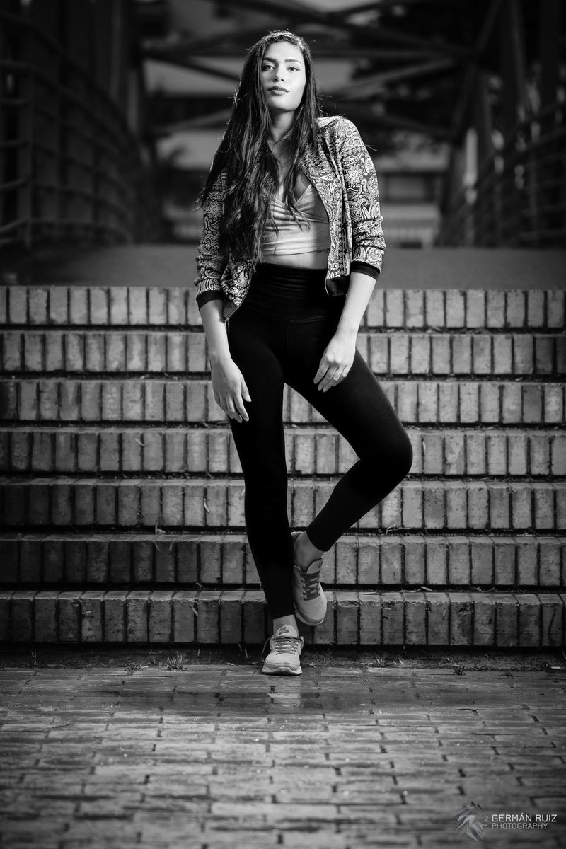 GermanRuizPhoto's tweet photo. Luisa - Street Style by https://t.co/QsHE5D4YwG 
#Fujifilm #XPro2 #Fujinon #23mm #Acros  #Profoto #ProfotoLST #Portrait #Fotografo #Profesional #Bogotá #Colombia #Lightroom #Influencer #FotografosBogota #GermanRuiz #GermanRuizPhoto https://t.co/LADnRrKhV6