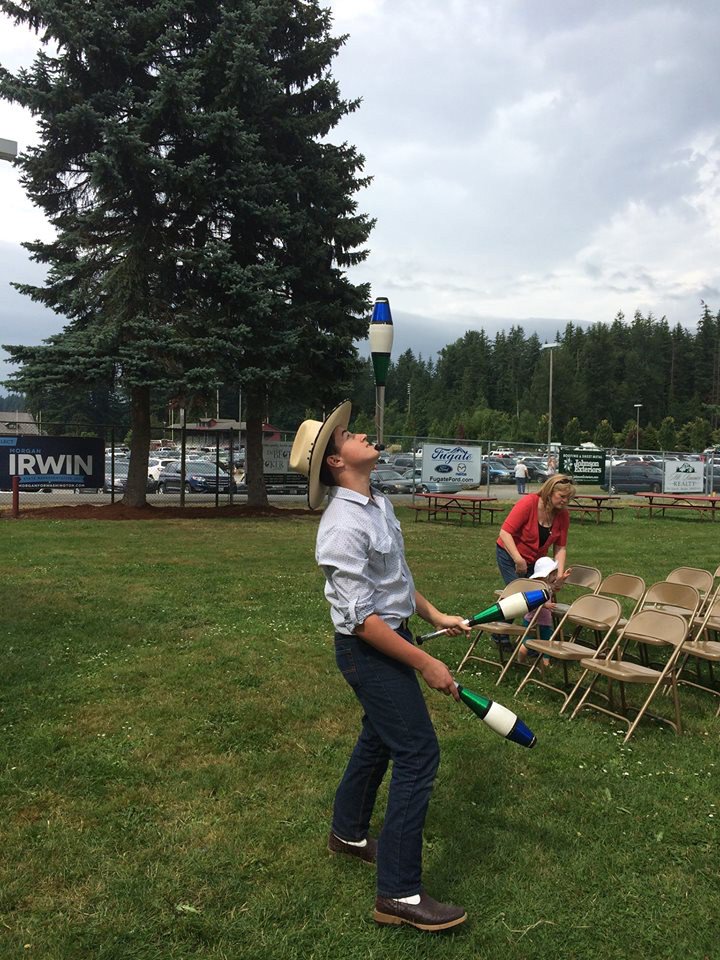 Ahsphoenixflyer's tweet photo. RAHS student juggles 2 lives https://t.co/5Oq0UXPPb2 https://t.co/TCKnMwUWon