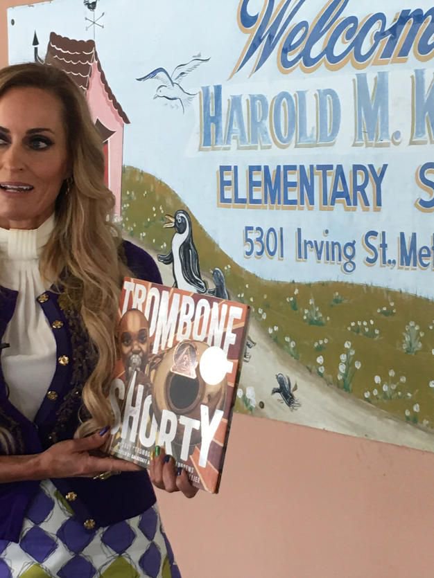 WWEReads's tweet photo. Read all about @DanaWarriorWWE's experience on the road to #Wrestlemania! 
Warriors Read... - https://t.co/F1qV6DC4rp #WWEReads https://t.co/ZOdngPoAzh