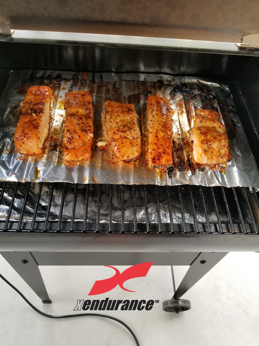 CivAlexM's tweet photo. I made some awesome salmon. #xendurance #crossfitisthebest #cflife https://t.co/JVVnLQgx1e