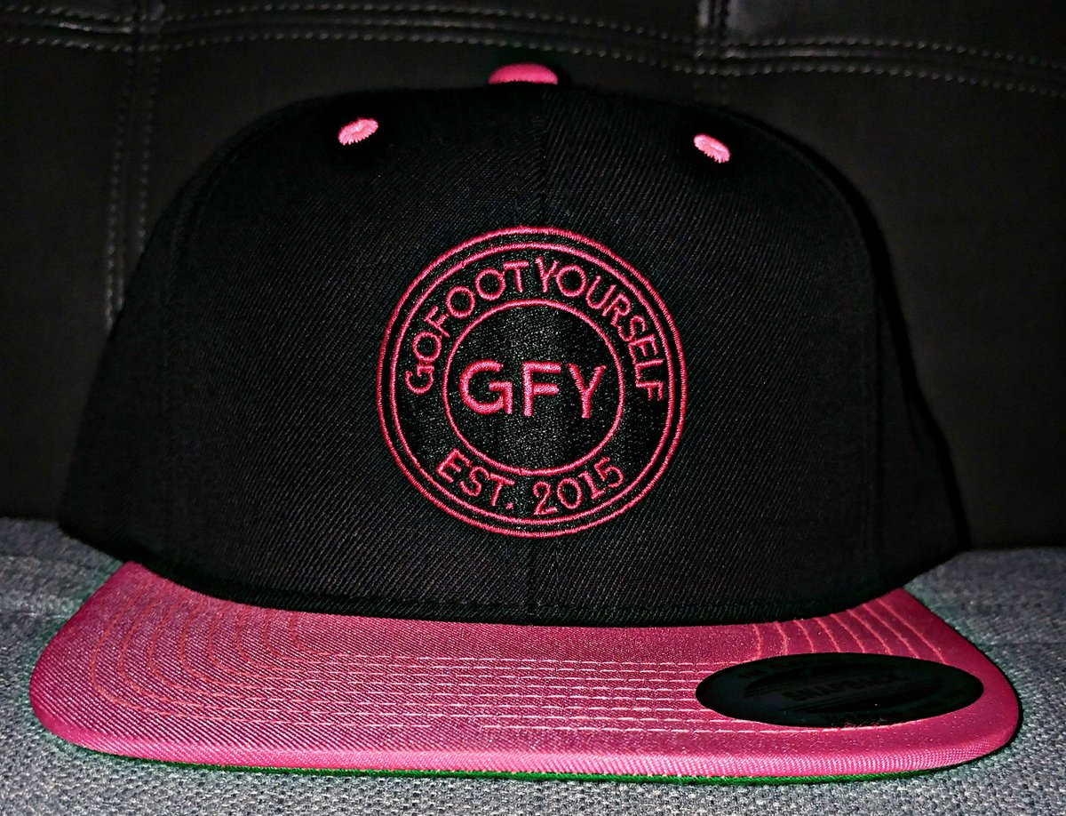 FootVibesMtl's tweet photo. Everything looks better in hot pink! #GFYswag #GFYMTL #GFYNATION
#SPRING2018 #GOFOOTYOURSELF https://t.co/HflJApyGgY