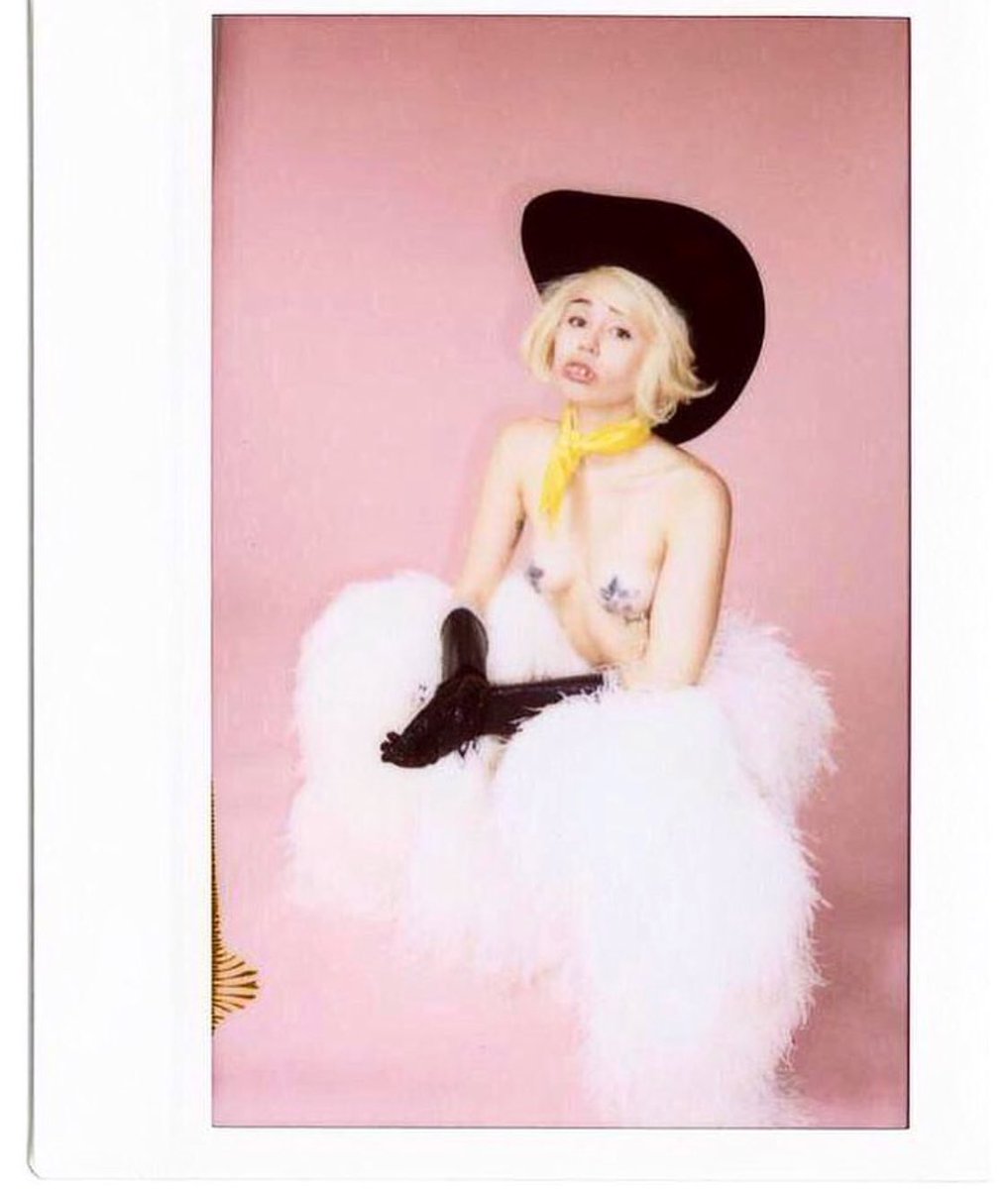 miley's tweet photo. Happy Bangerz 2X platinum day! https://t.co/6XxSrVbPjA