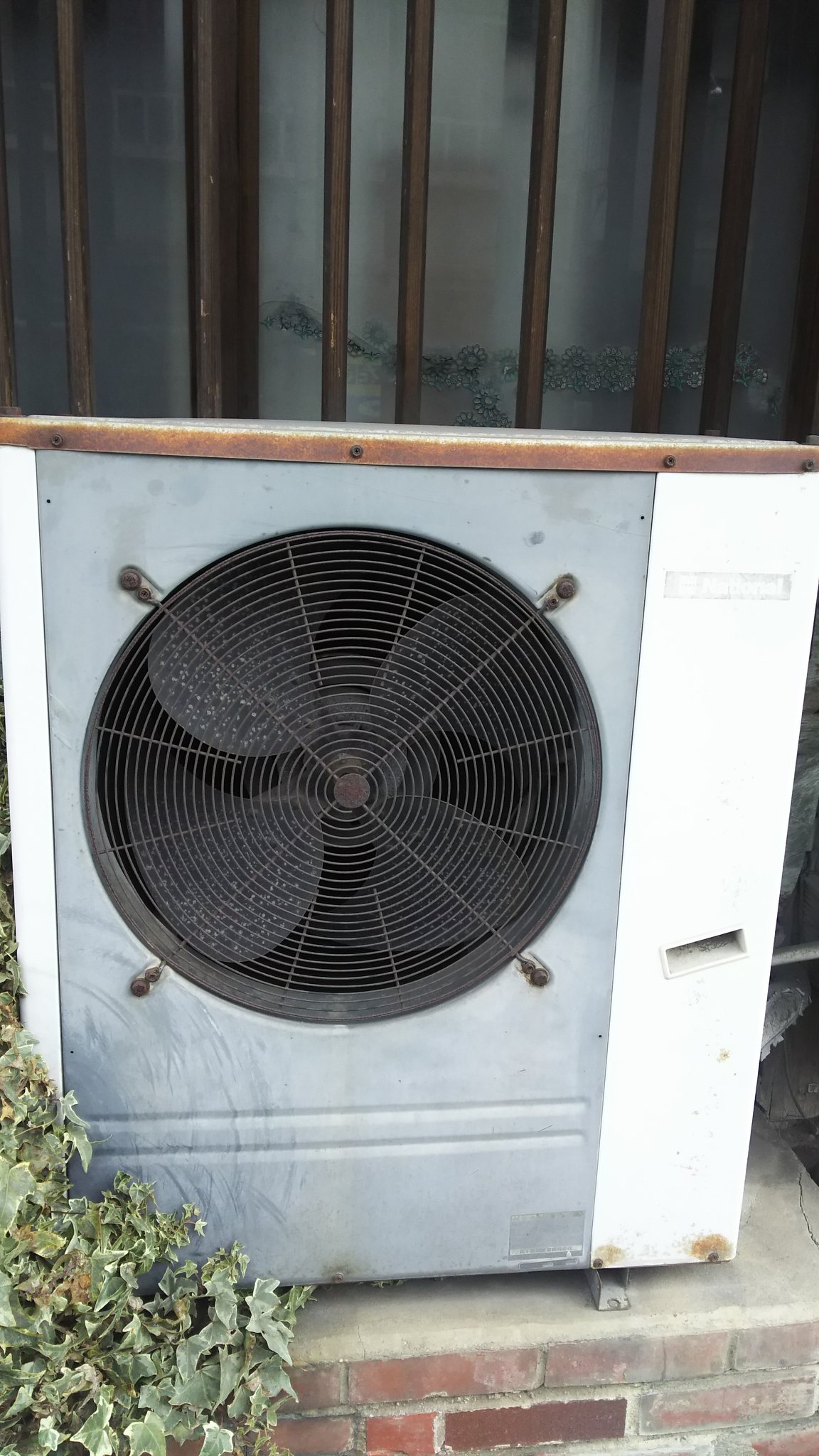 紫川　野　室外機 ビックラ18 on X: 