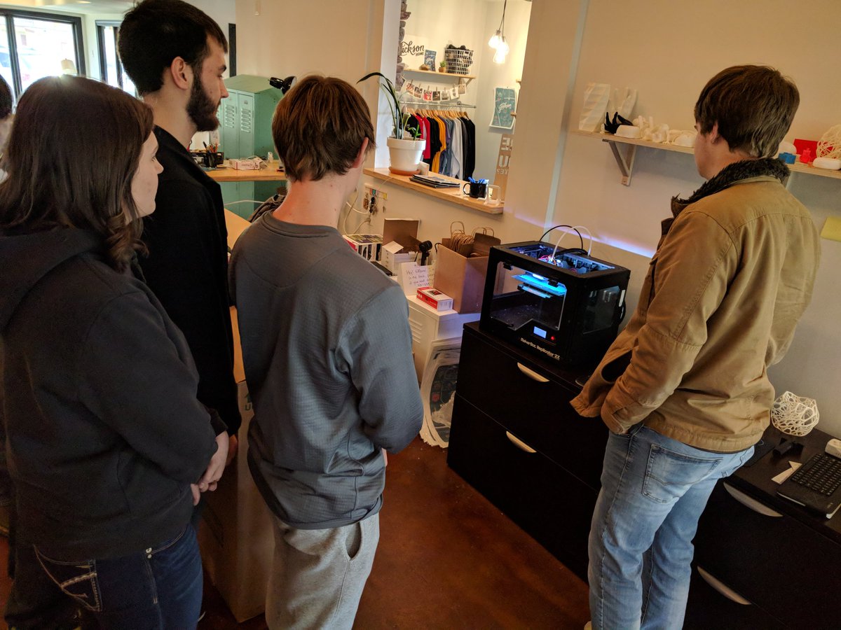 Dr_Plyler's tweet image. Scotts Hill students came to @attheCO with a cool #RaspberryPi project idea. Glad we can be of assistance as they #3D print a part. 👩‍💻 #DevCatalyst