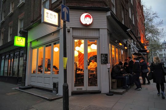 WomanManJapan's tweet photo. Amazing Ramen @KanadaYa_LDN Covent Garden. Tastiest broth I've had outside of Japan. Proper no-nonsense Ramen shop 8/10 #ramenreviews https://t.co/KP3GsDV0No