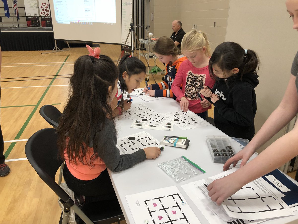 SaskCode's tweet image. Exciting day for @SaskCode, @saskatooniec and its partners including 1,000’s of educators and students in PSSD, SPSD, STC, and GSCS. It was inspiring to hear from the honourable @RalphGoodale as he gave us his best wishes to inspire learning w technology! #relationships #saskcode