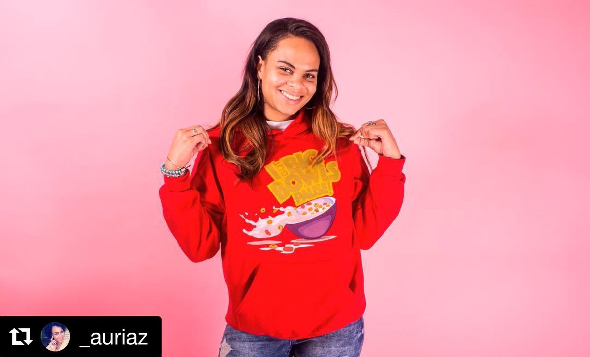 bigbowlspause's tweet photo. Follow her——> #Repost @_auriaz
・・・
They ask me who I do it for...
Rockin’ @bigbowlspause ⚡️
📸: #calishotya
#bigbowlspause #merchlife #weloveatl #webseries #podcast #cerealreview #dopevibes #creatives #livehiphopdaily #crunchtimetv #issacerealshow https://t.co/T8DjiH6014