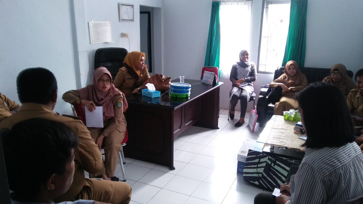 SemuelSilva's tweet photo. Rapat sekaligus sosialisasi #PadatKaryaTunai ke Para Kades dan Bawasda, hubunganx dengan audit kualitas/mutu bangunan dgn HOK min 30%.
#TPPISulsel 
#TPPIMaros 
#Simbang
@jokowi @EkoSandjojo @anwsanusi @fachrilabalado @AhmadErani @taufikmadjid71 @andi_mappisona @koranSINDO https://t.co/s3WVxU6pzK