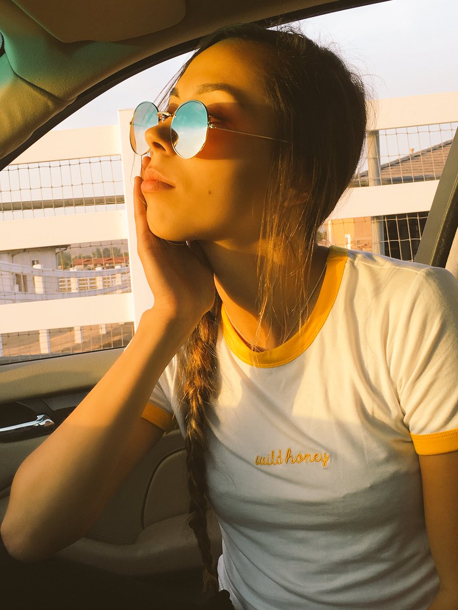 kelinarusso's tweet photo. honey hunny 🍯💫 https://t.co/BvBeV9kvFs