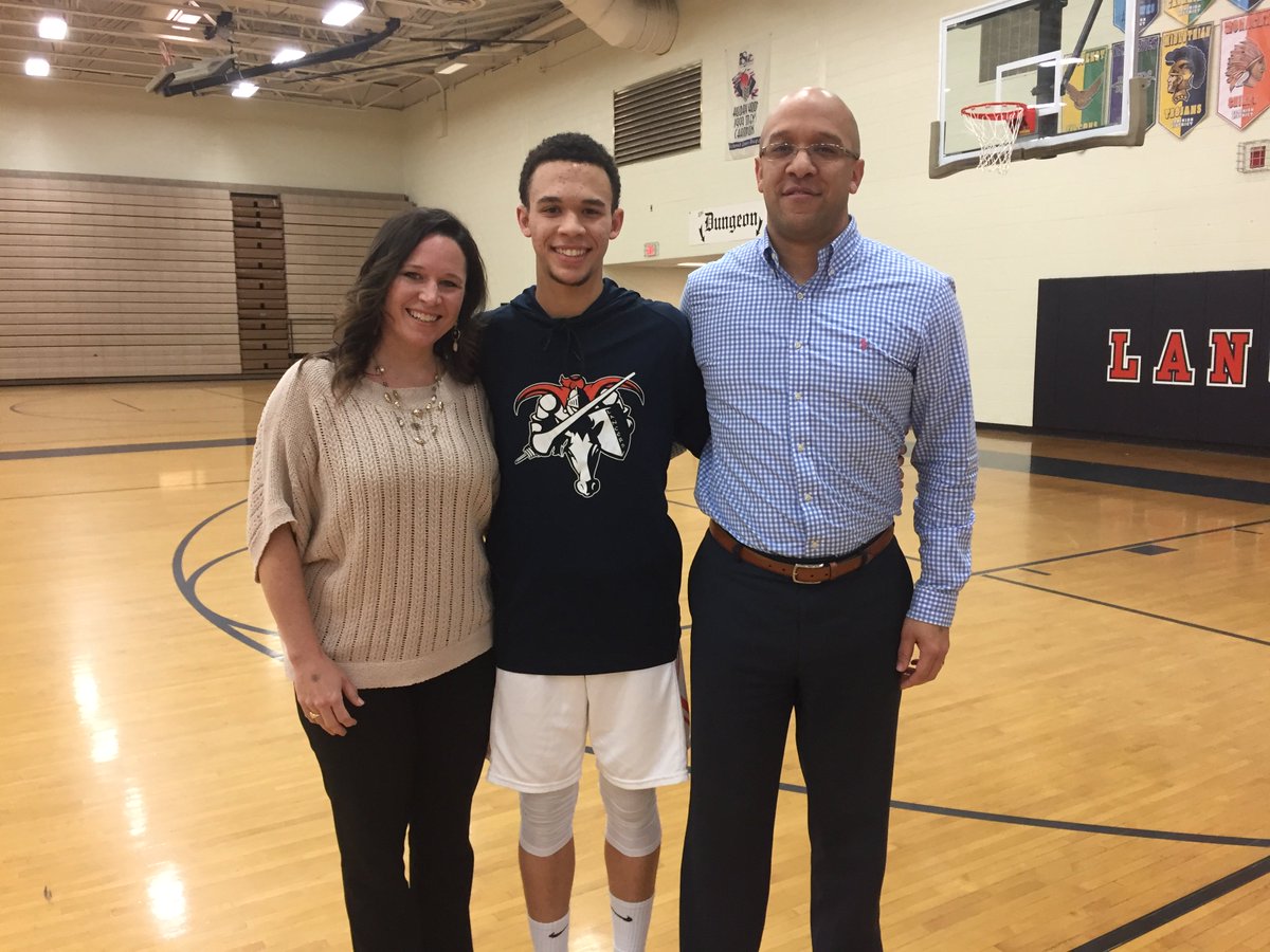 MHSLancers's tweet photo. Best of luck to our senior basketball players as they move on to bigger and better things!  They will always be L4L! @Lancer4LifeMCHS @MHSLancerBBall @cfieldsports @Lancer4LifeMCHS @MHS_LancerCheer https://t.co/2BdADhe3ed
