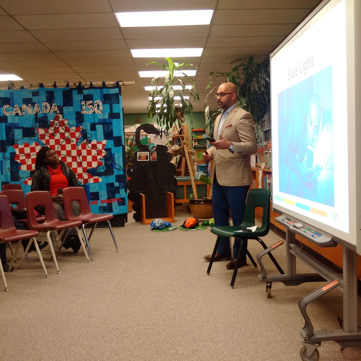 kenlister1's tweet photo. #Bluelight? #coffeenaps? I am learning lots about sleep @TDSB_MHWB https://t.co/8Xf1m9Tjvh