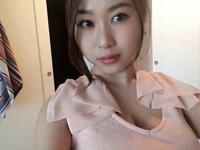 ちょうど誰かが3000人の友人と1200人の信者と顔の本で私の身元を使っているのを見つけました。 https://t.co/UQDv4nsiJT