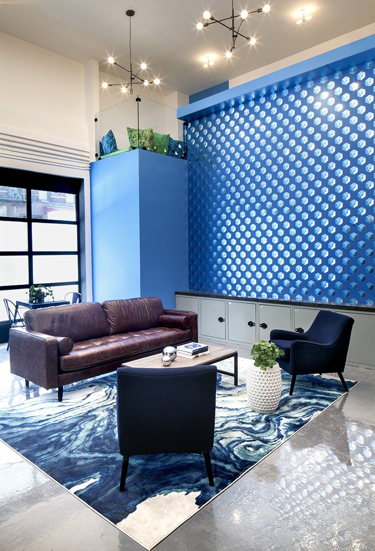 AstekInc's tweet photo. We live for gorgeous install images.. Spoiler alert, that 3D looking wall is wallpaper! Those pops of silver mylar shining through bring a whole new dimension to this wall. 

Image credit - Designed by @HUXHUXdesign design for @Bluecore offices and @Homepolish https://t.co/9PQhBXWdIb