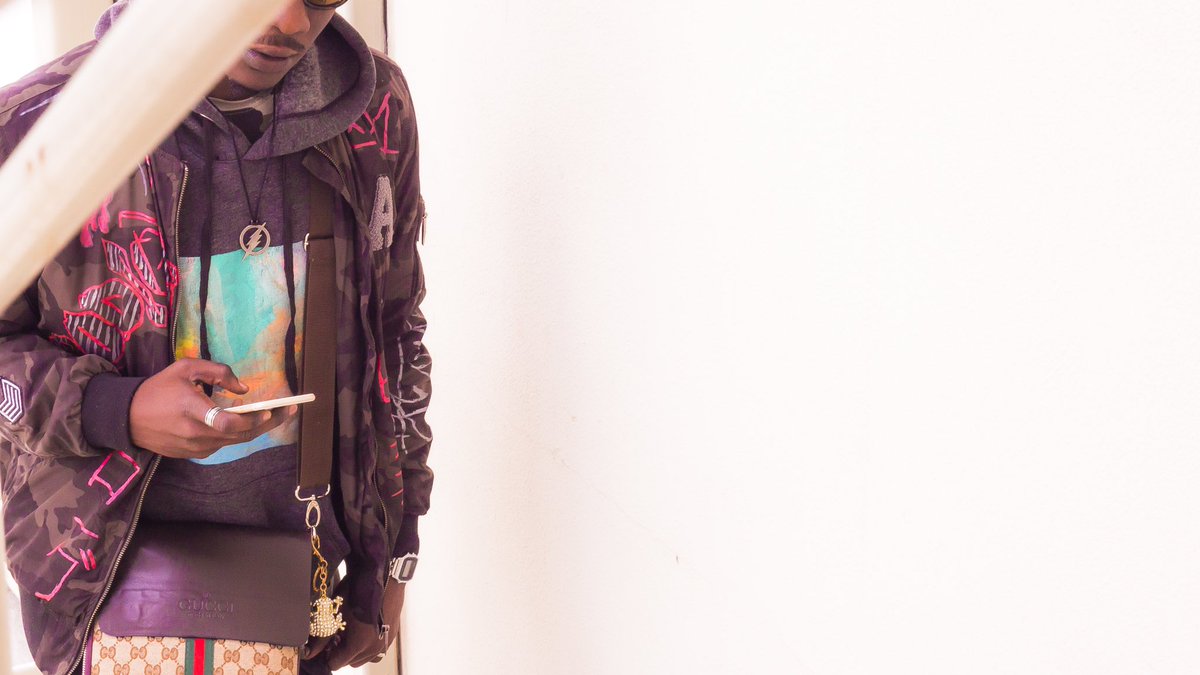 Jay_THEARK's tweet photo. Art... 🔴✊🏾 #roguevision #Tersur #fashion #art #handpainted #punk https://t.co/fTou9FZoyx